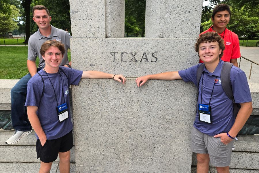 Taylor Telecom-sponsored high school students representing Texas during the FRS Youth Tour in Washington, D.C.